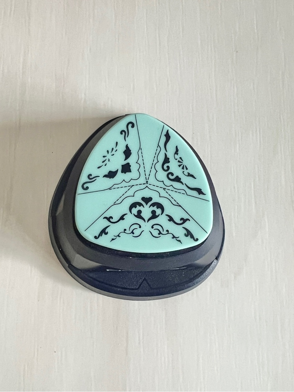 Fiskars 3 in 1 corner paper punch
